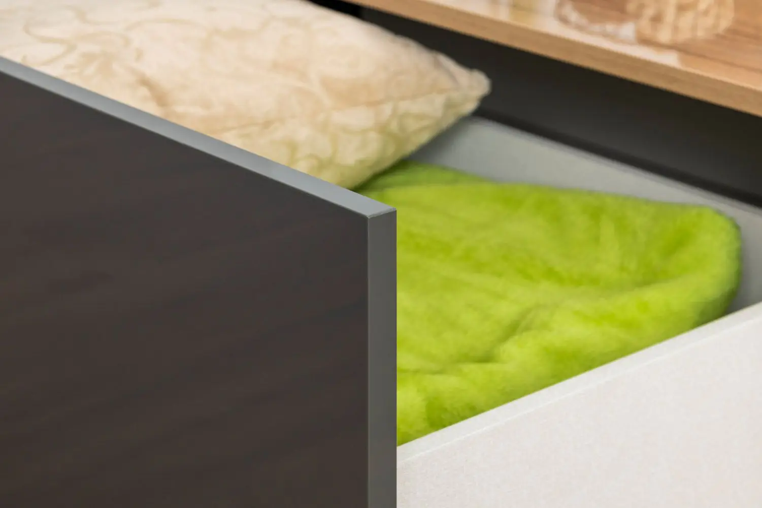 couchtisch-anthrazit-hochglanz-walnuss-vaitele-29-3_1